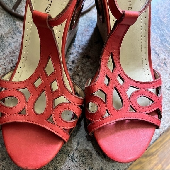 ADRIENNE Vittadini Red Cork Wedge Sandals Size 7 - Picture 2 of 9